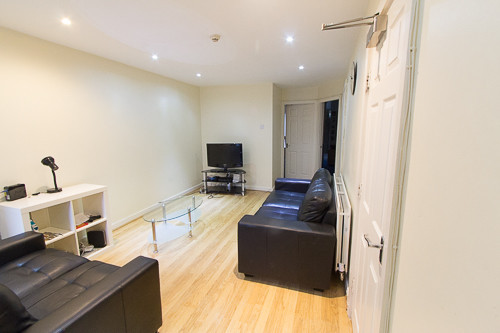 167 Flat 1 Hyde Park Road