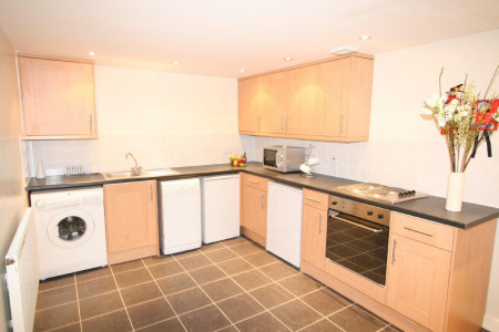 229 Flat 1 Hyde Park Road