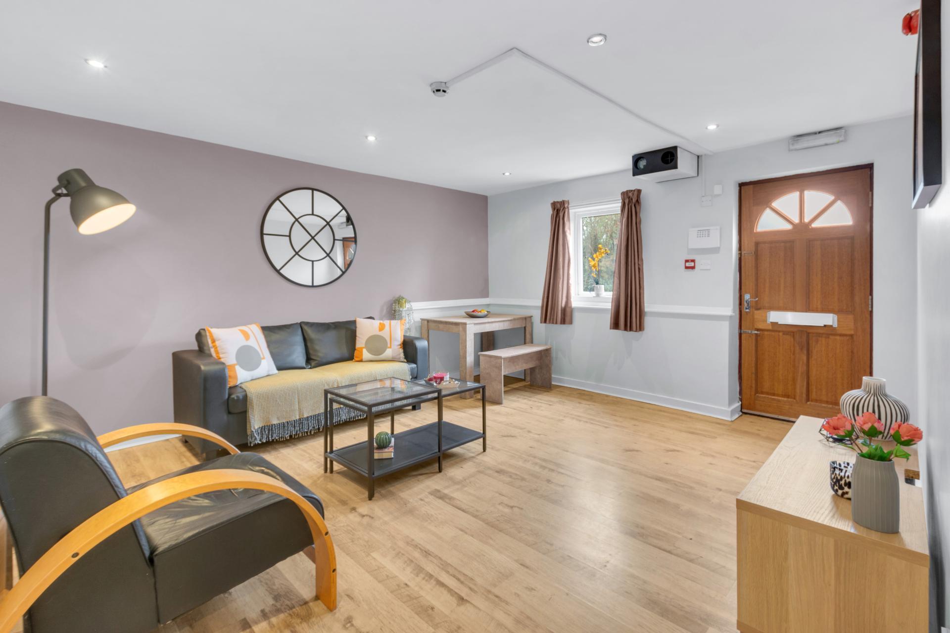 250 Flat 1 Burley Road