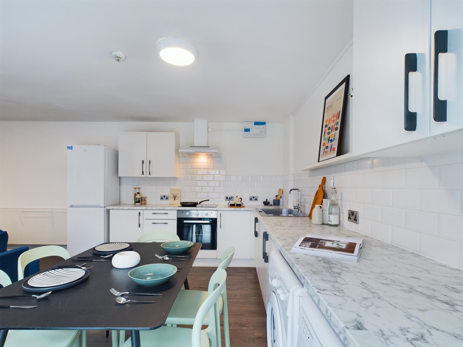 2, Flat 2 Windsor House Clint Road West