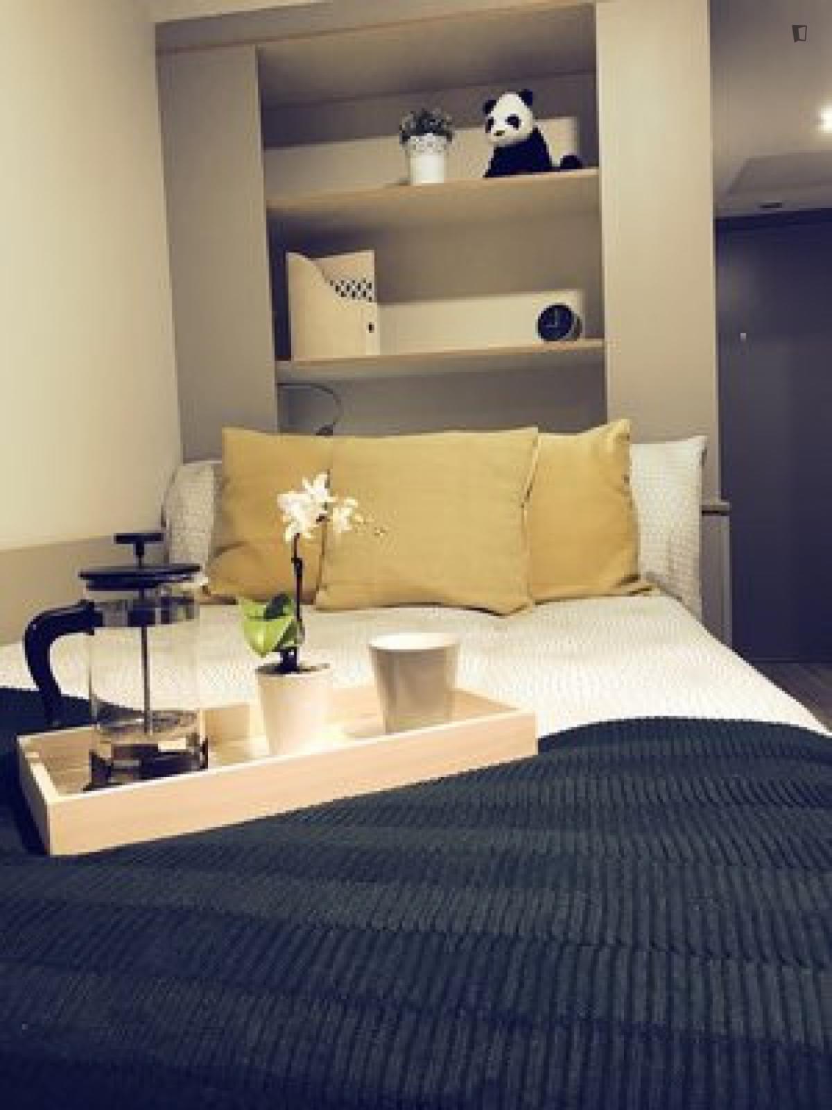 Comfy double ensuite bedroom not very far from the Trinity College