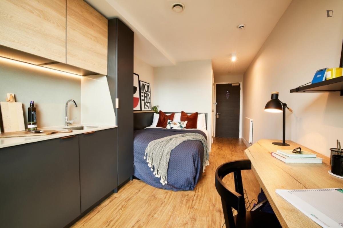 Cool studio near Manchester Metropolitan University