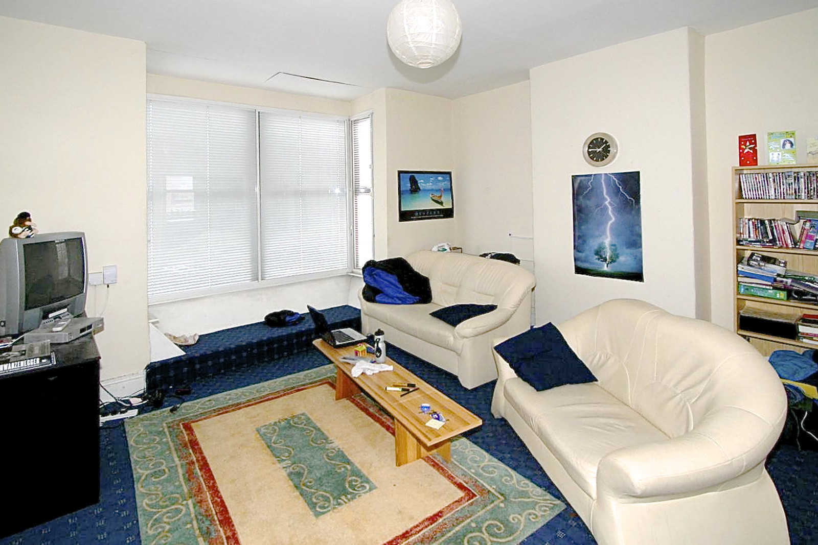 (FLAT), 380  KIRKSTALL ROAD