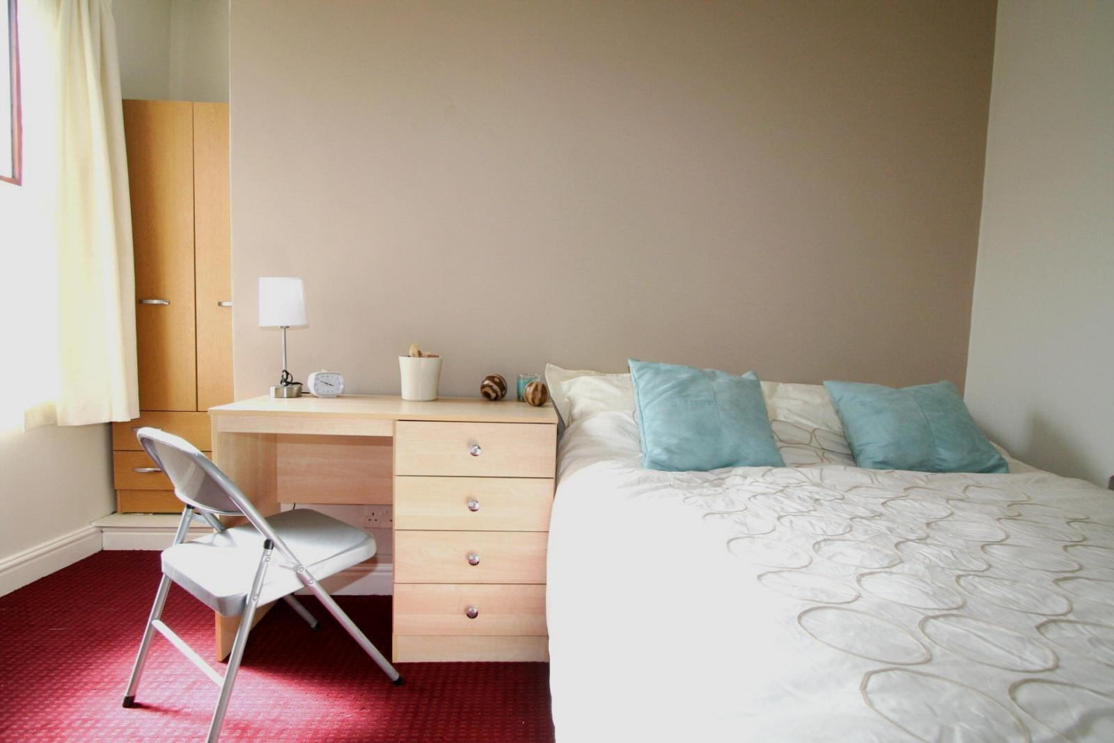 Flat 1, 329  KIRKSTALL ROAD