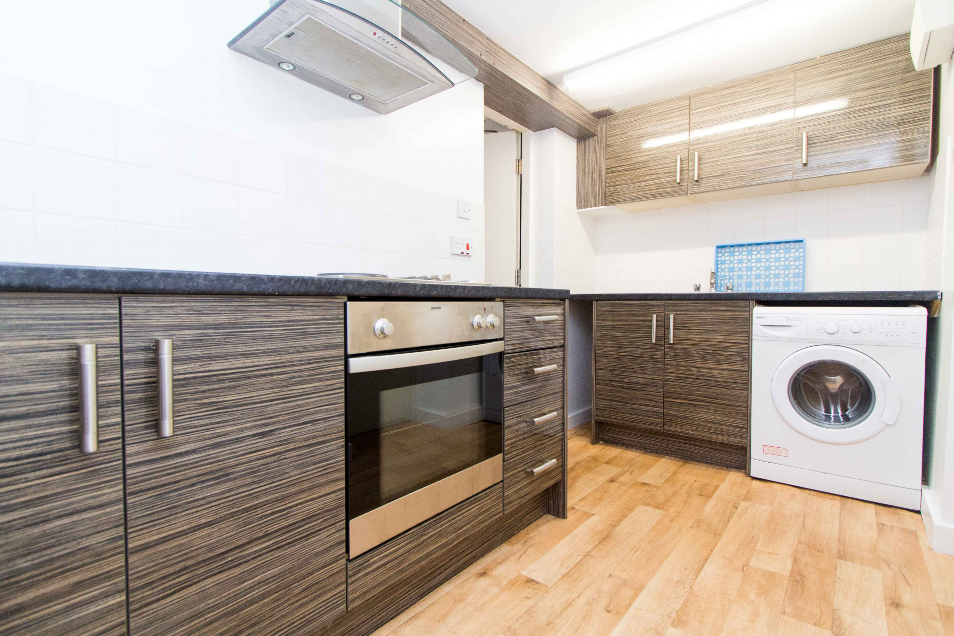 Flat 1, 32  BRUDENELL AVENUE