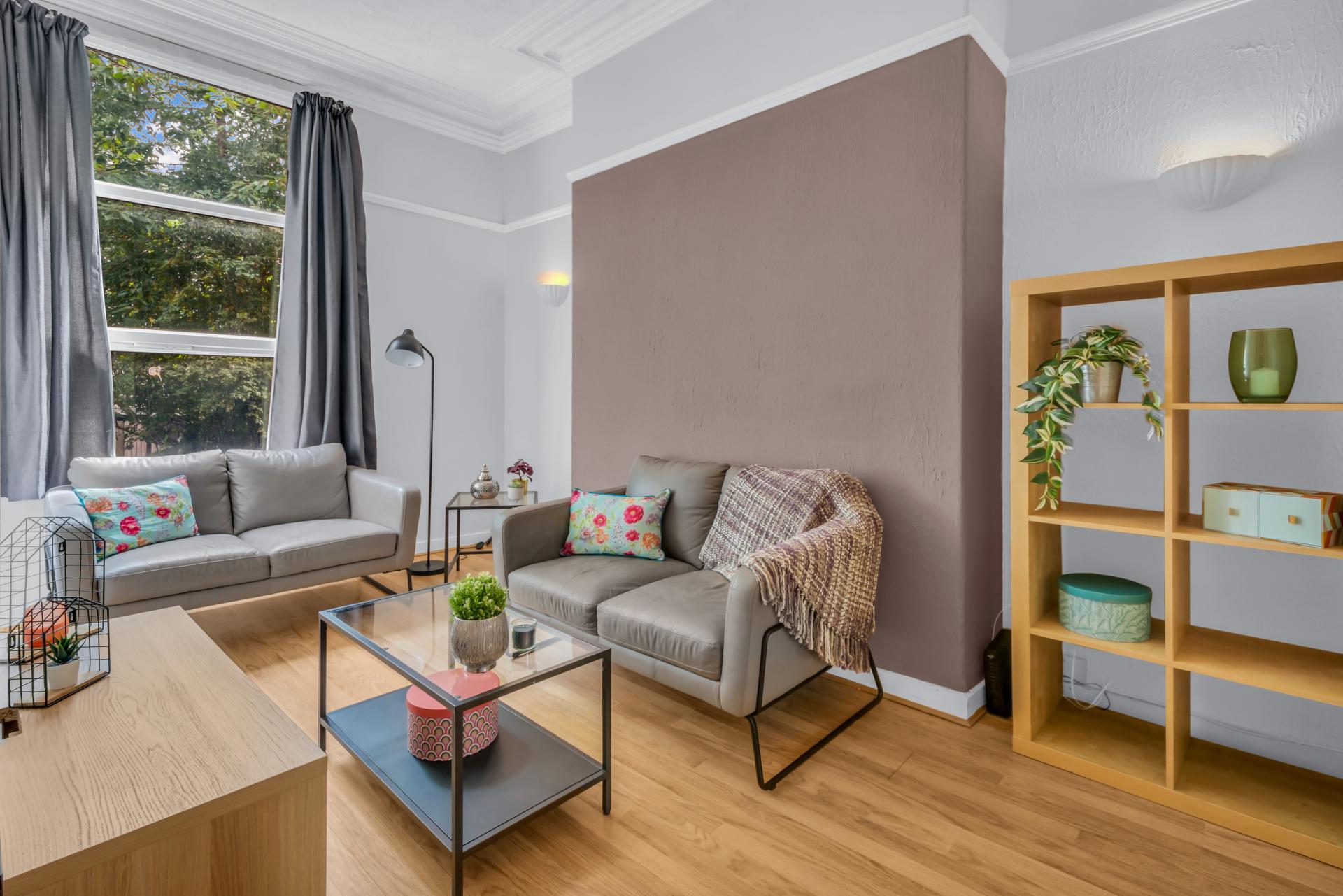 Flat 2, 11  ASH GROVE