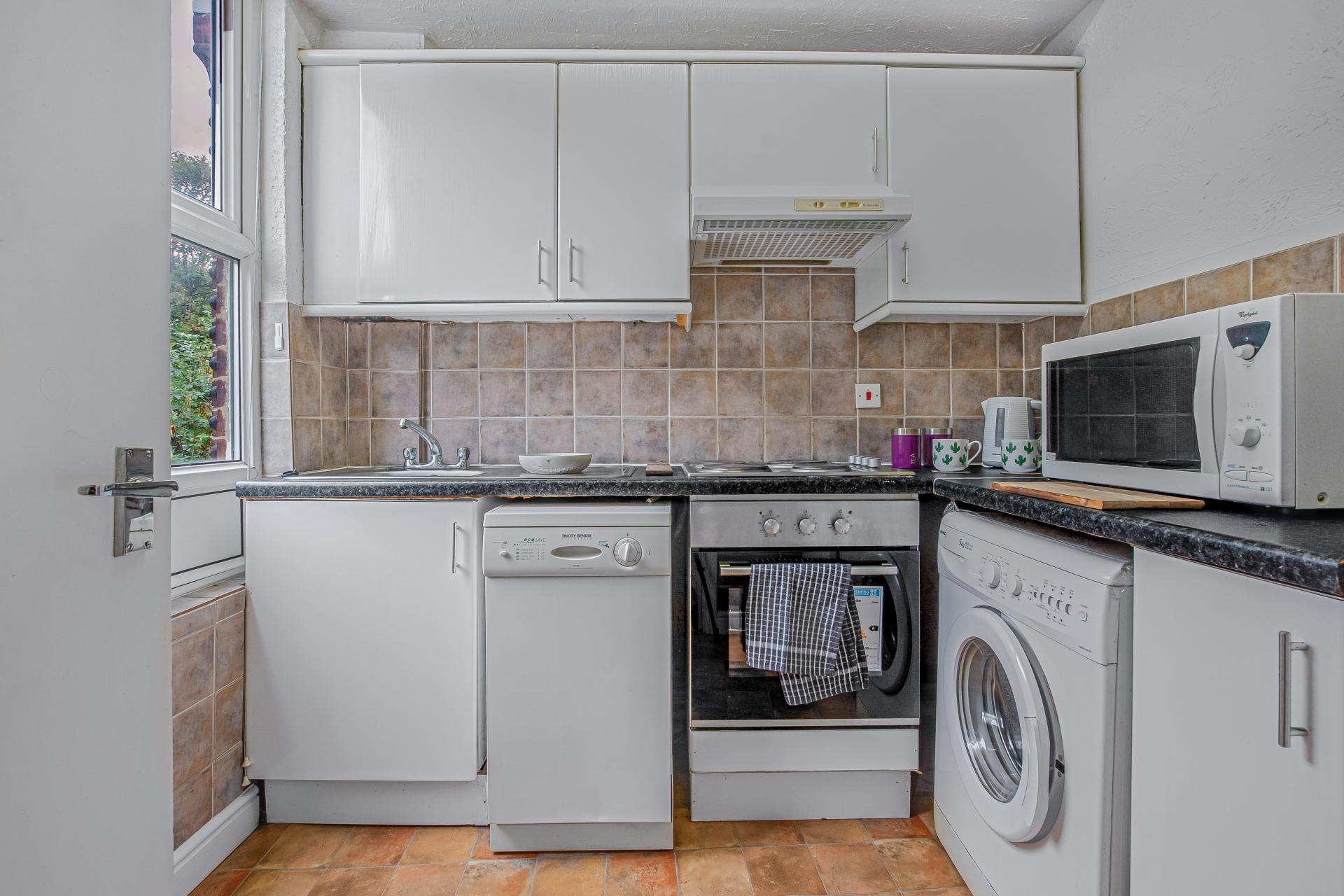 Flat 4, 207 HYDE PARK ROAD