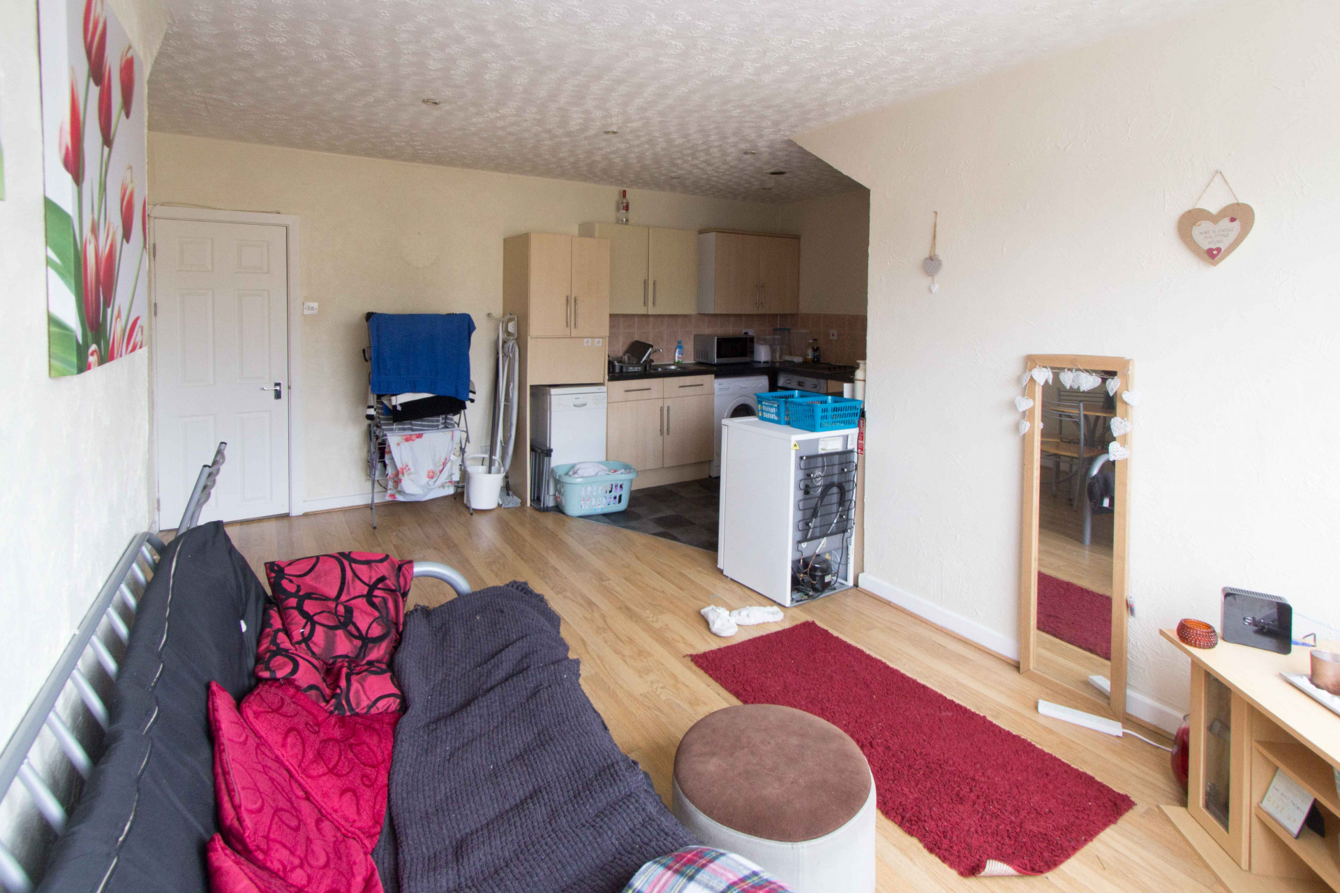 Flat 5, 126  BURLEY ROAD