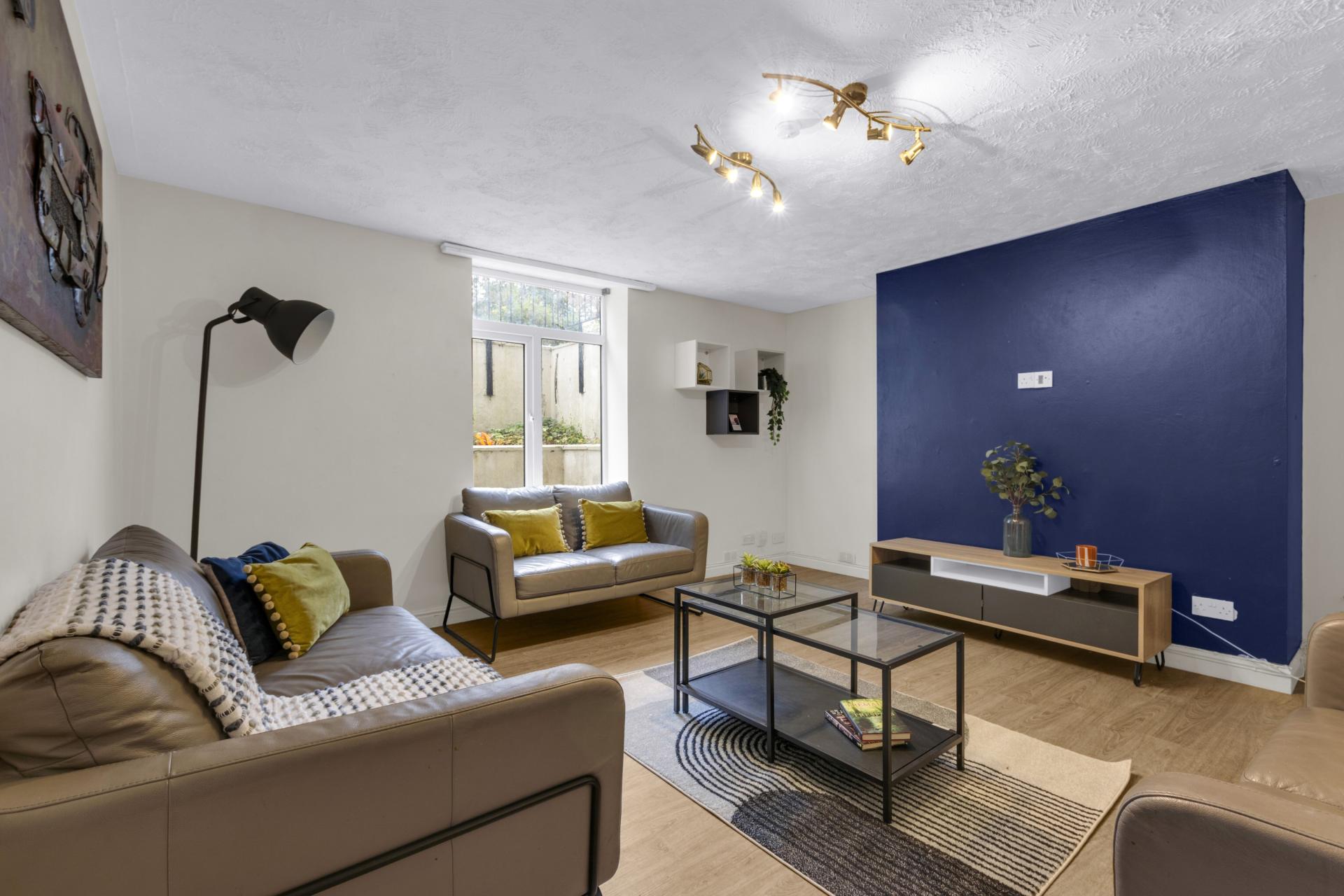 GARDEN FLAT, 246 VINERY ROAD