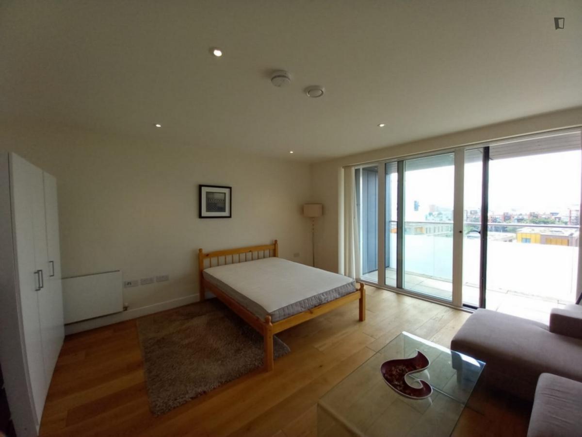 Large double bedroom in Greenwich