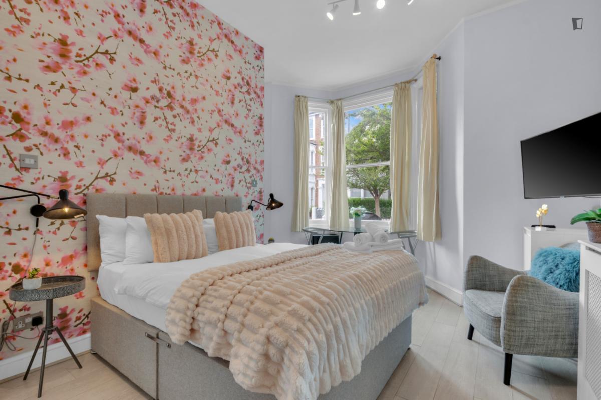 Modern Studio in Hammersmith