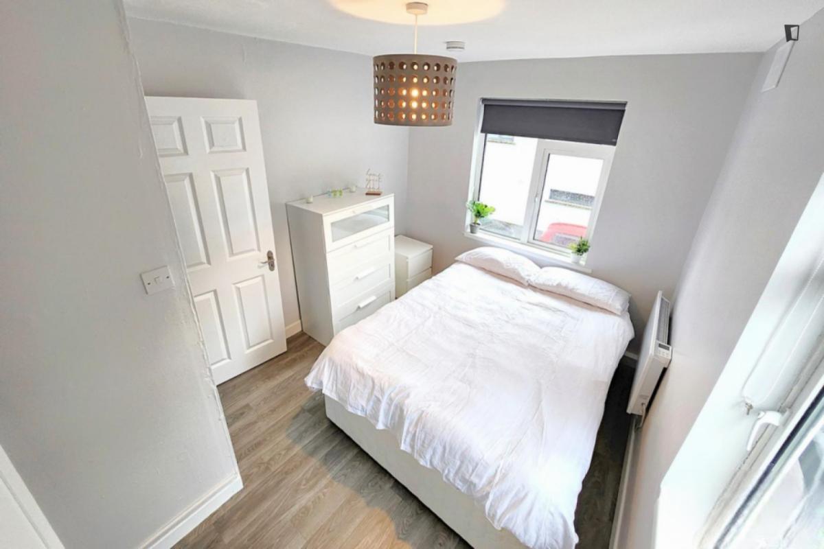 Bedroom image