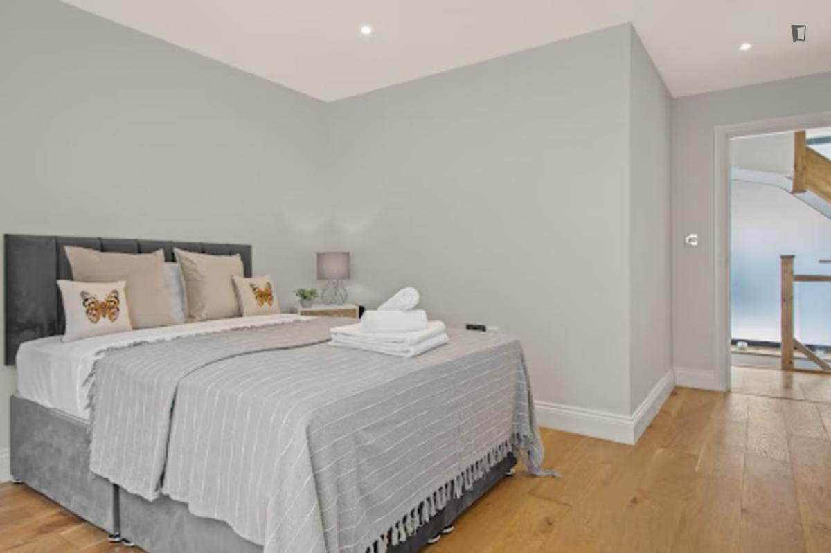 Bedroom 3 image