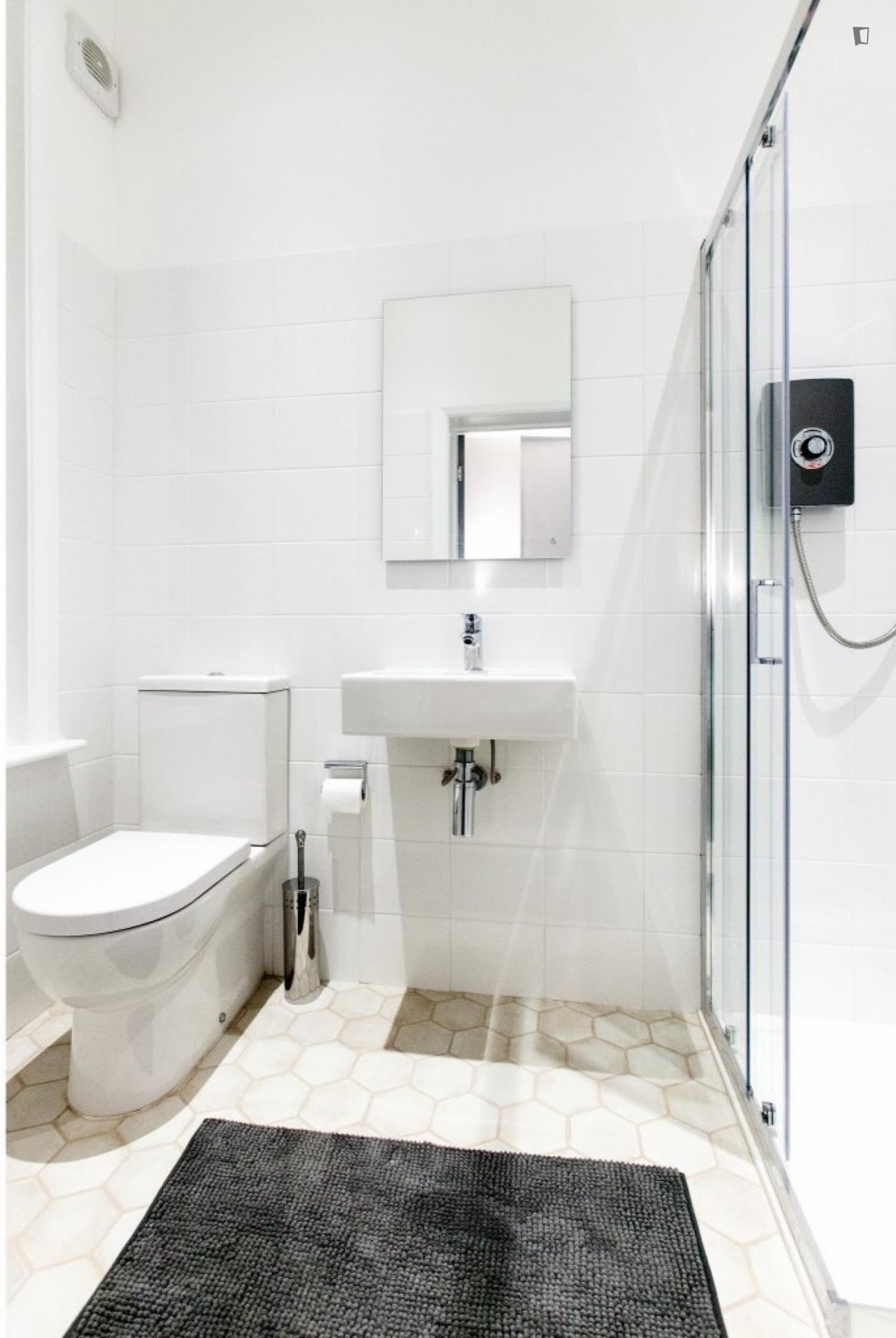 Classic En Suite image