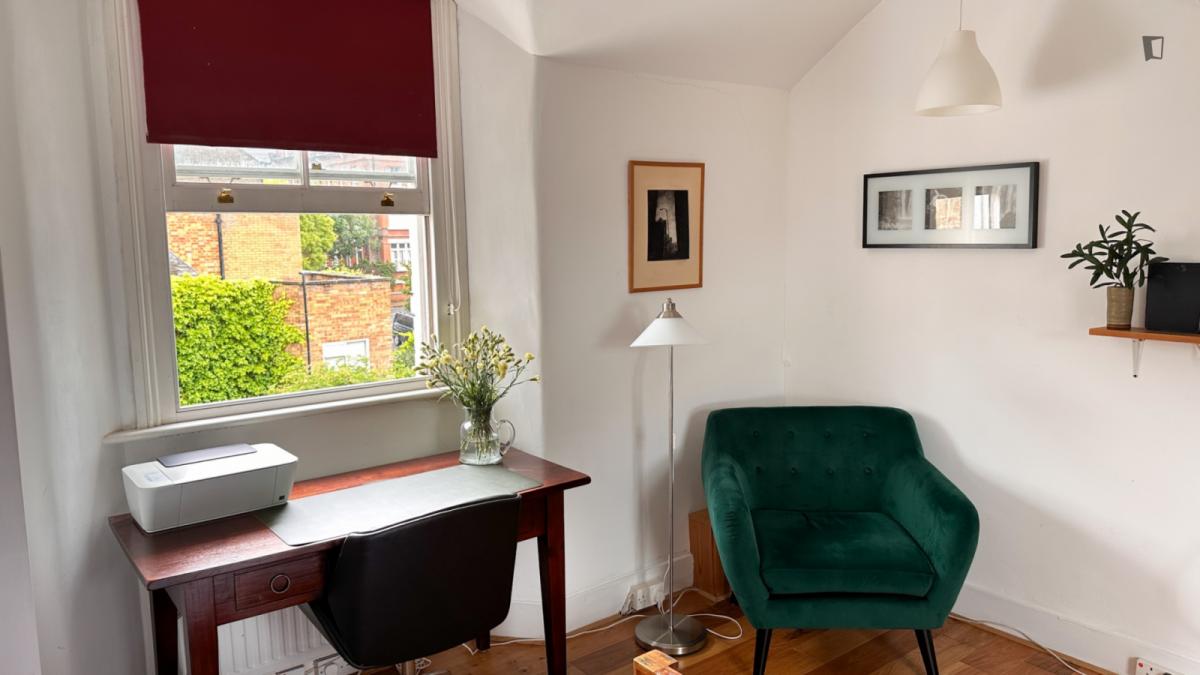 Double bedroom 1 image