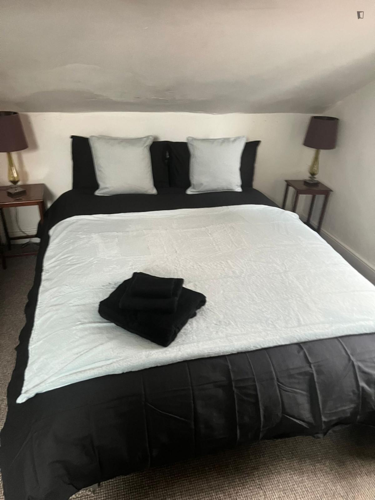 Double bedroom 2 image