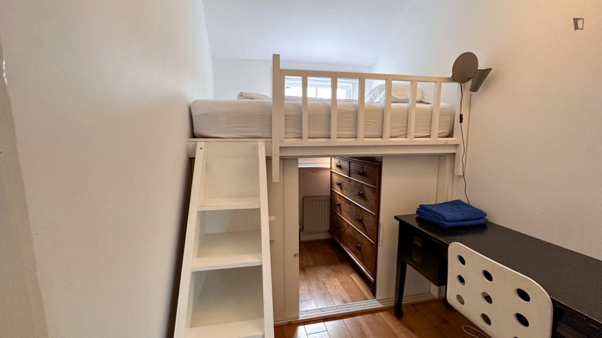 Double bedroom 3 image