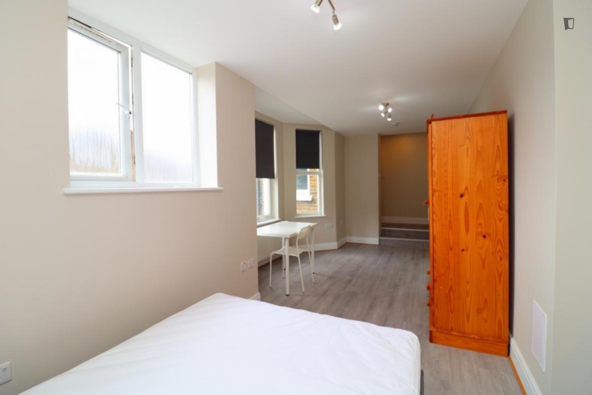 Double bedroom 3 image