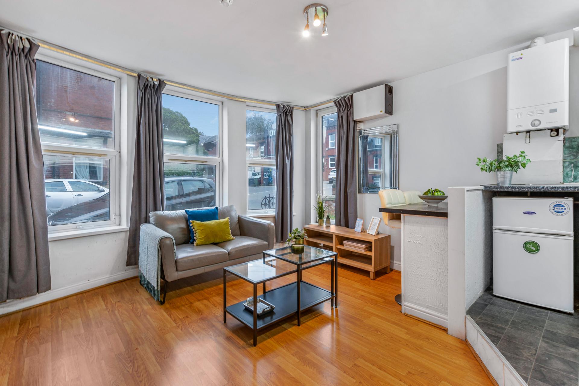 Flat 2, 32 image