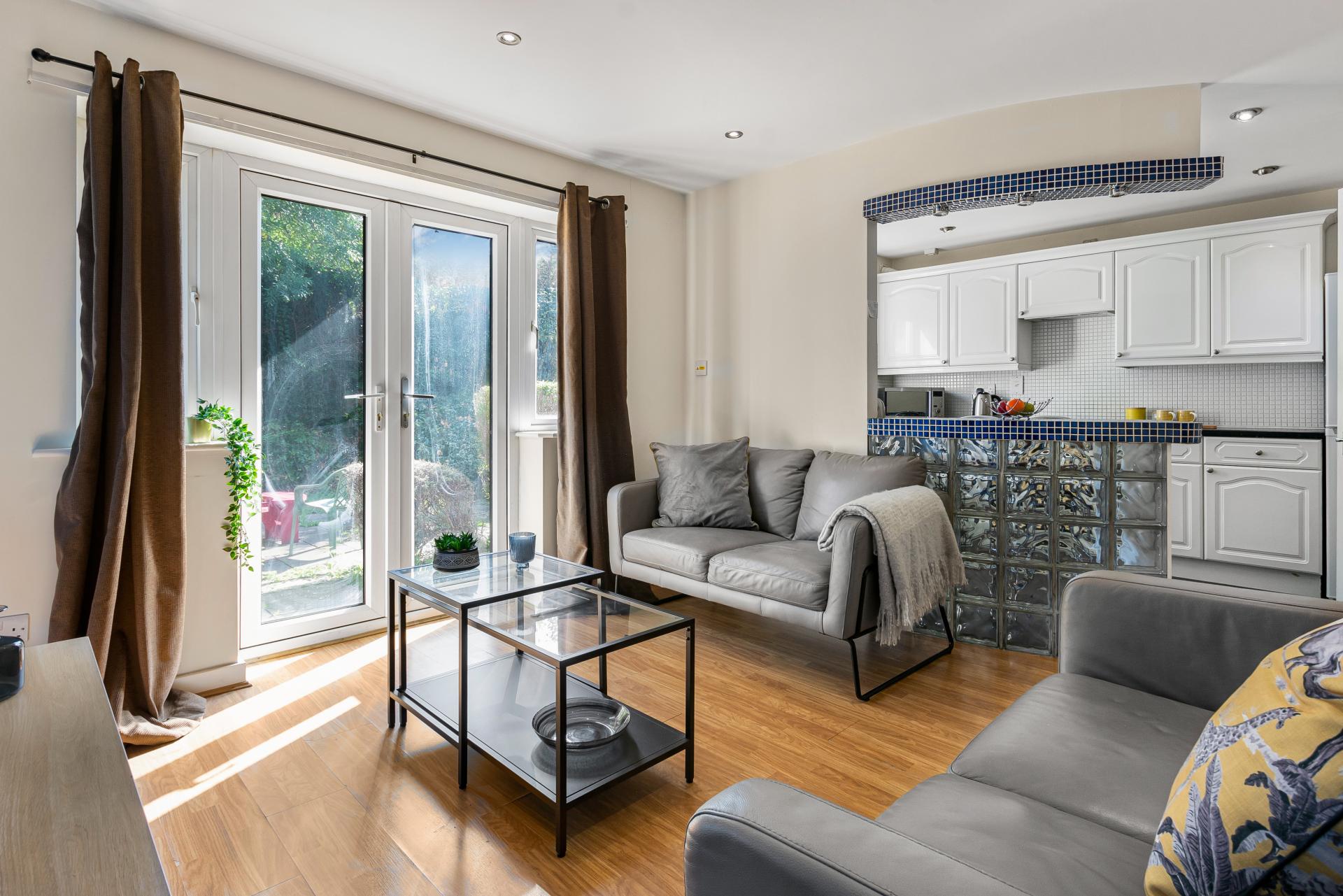 Flat 2, V2 image