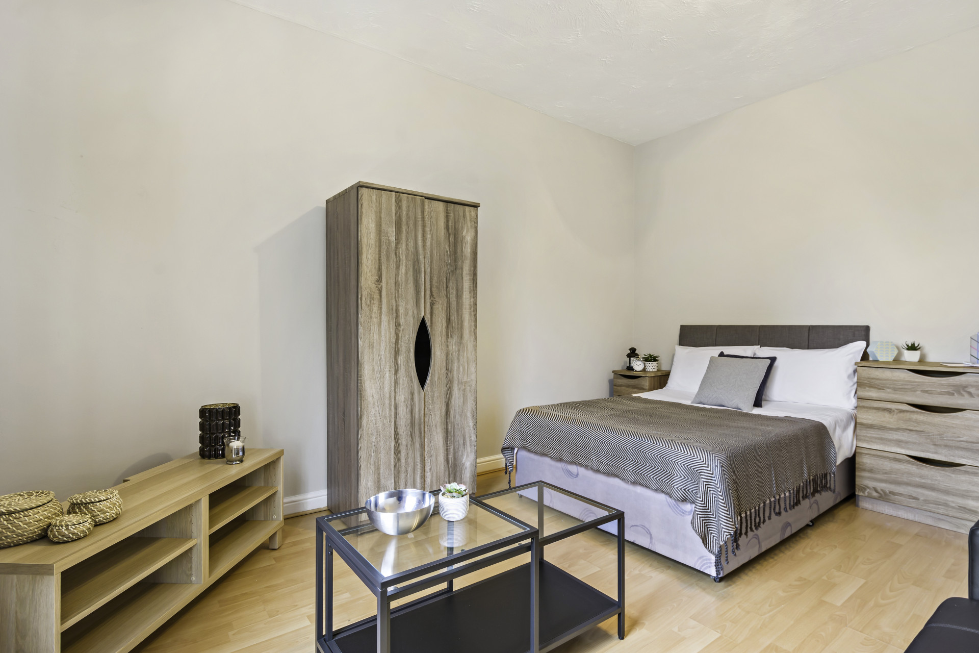 Flat 3, 2 image