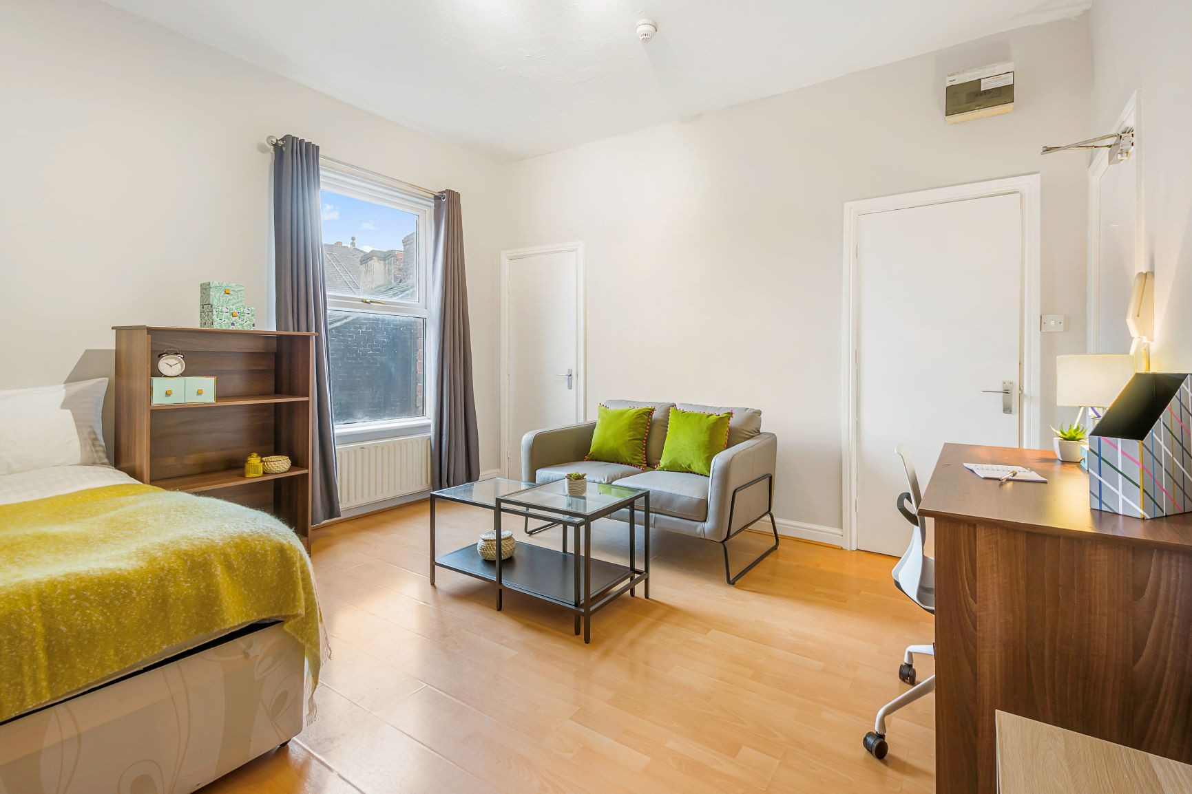 Flat 4, 2 image