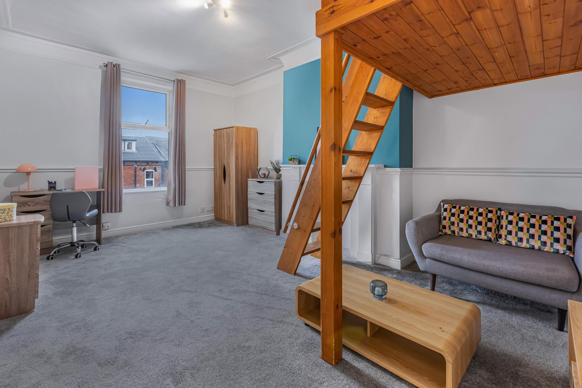 Flat 4, 207 image