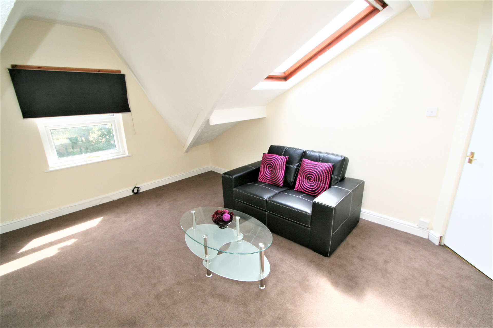 Flat 5, 207 image