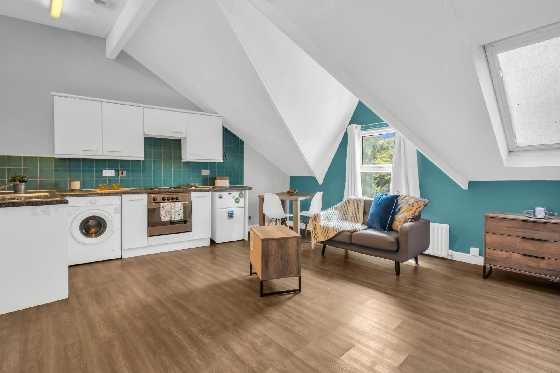 Flat 5, 3 image