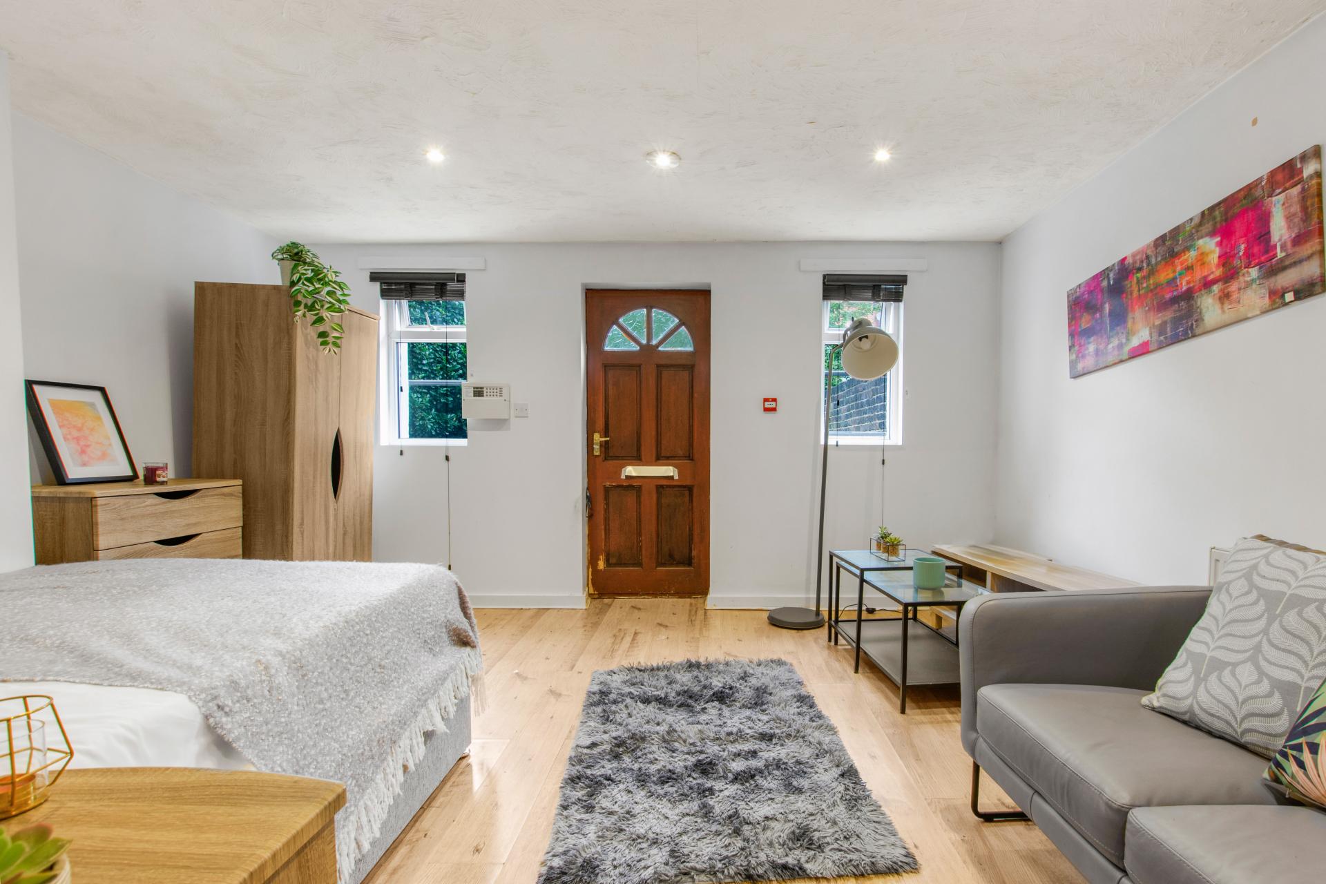 Flat 7, 11 image