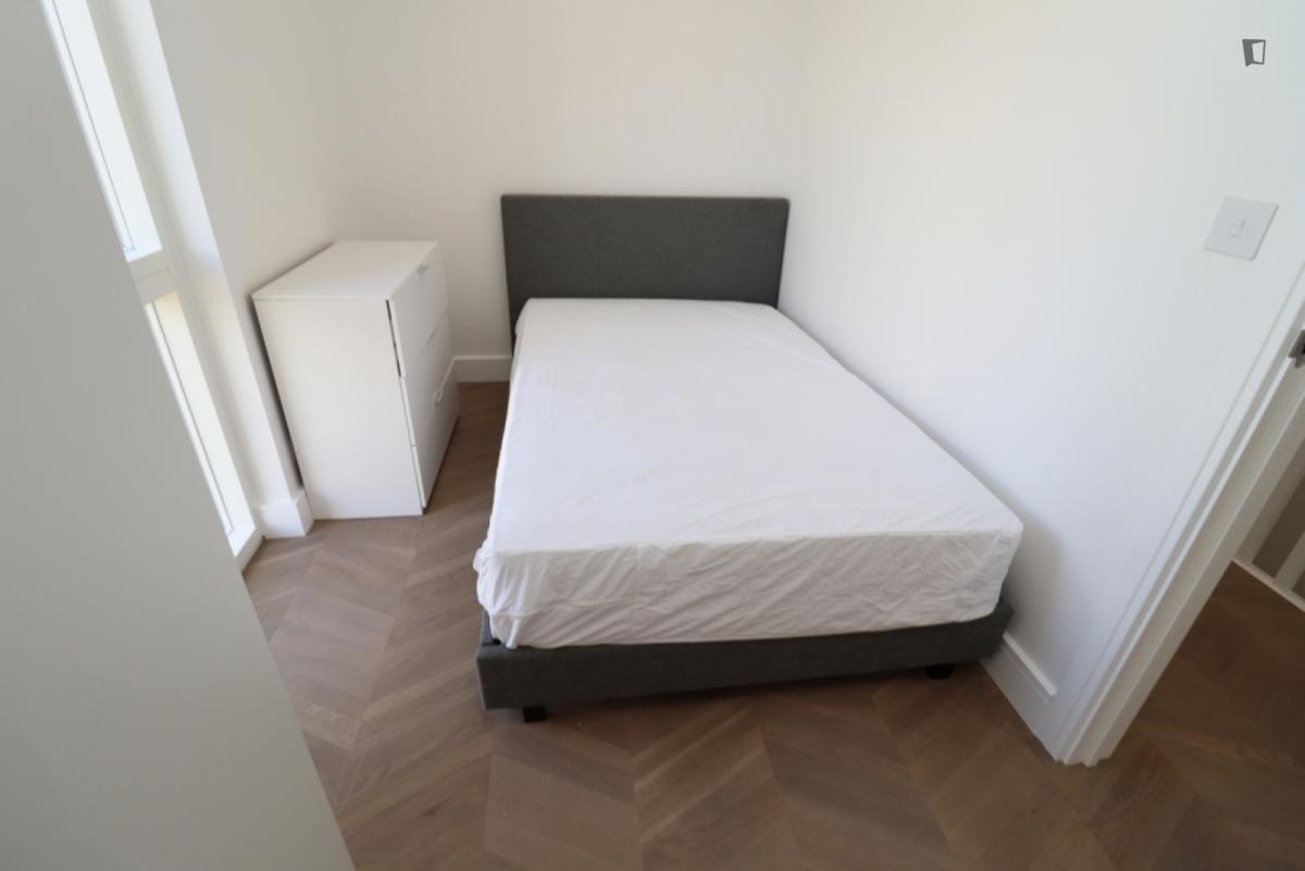 Single bedroom 2 image