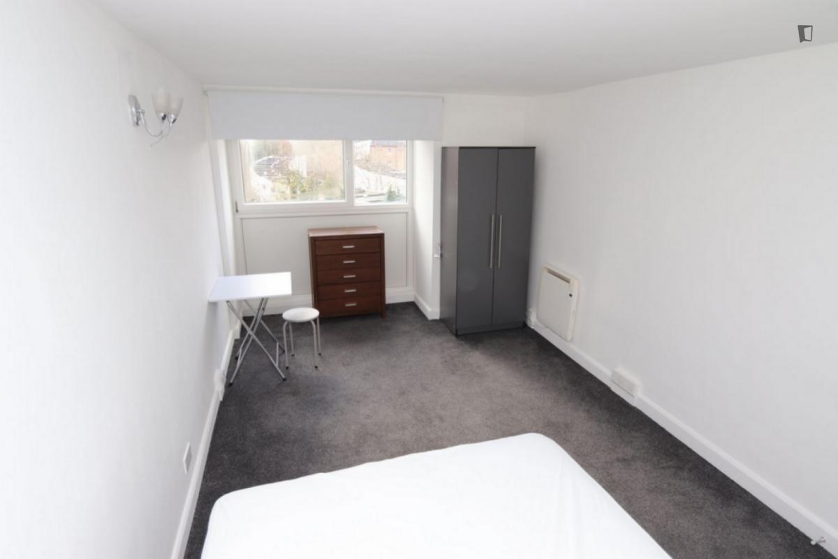 Single bedroom (Room 4) image