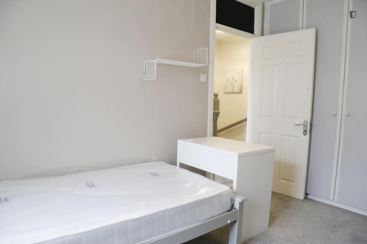 Twin Bedroom (room 3) image