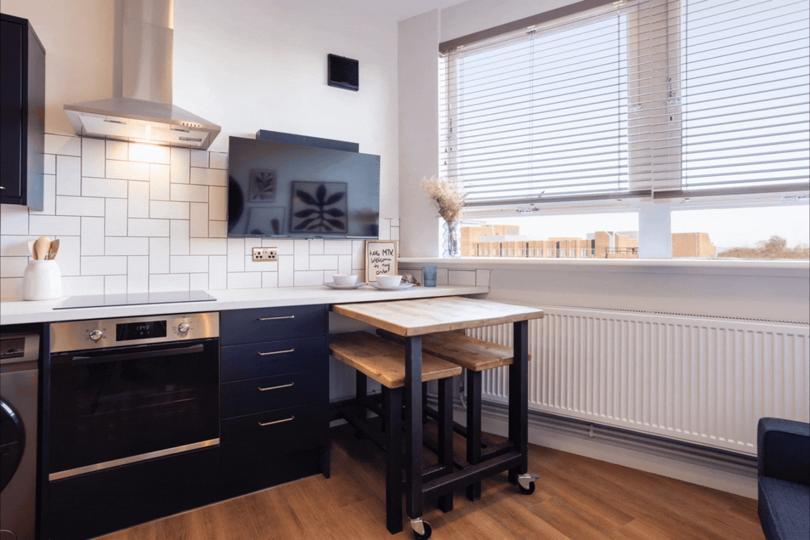 Flat 9, TW1X image